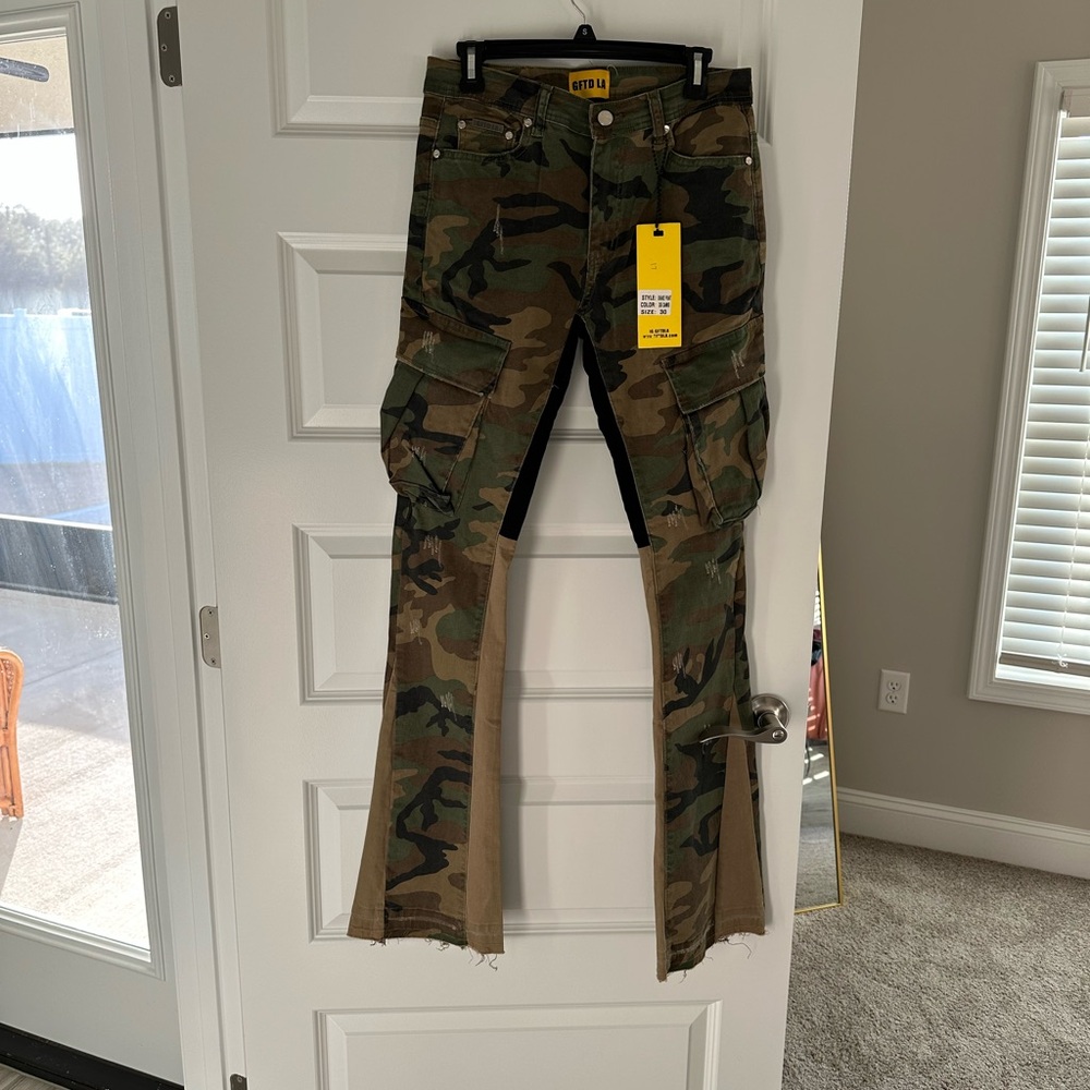 GFTD LA Green Camouflage flair Cargo Pants ;Size 30